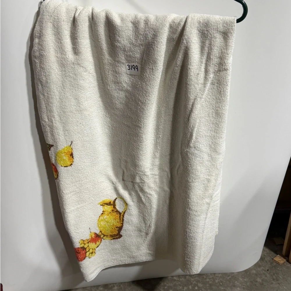 #3199- Vintage Beach Towel with Yellow Fruit Pitcher Motif